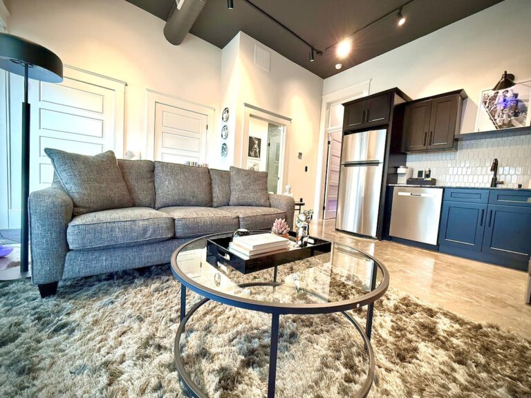 cb616b98-1b6b-4bf6-8c38-f994f245f1d2