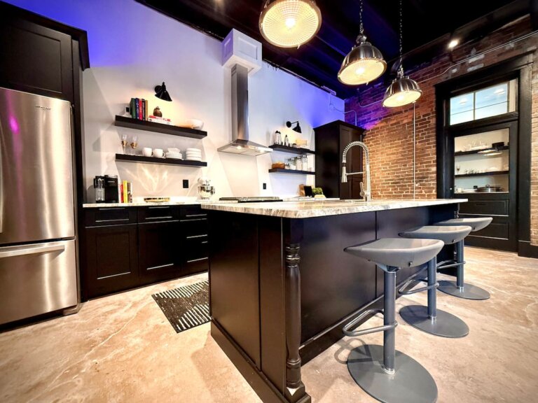 6aa4c393-b978-433d-8747-799afaeafe91